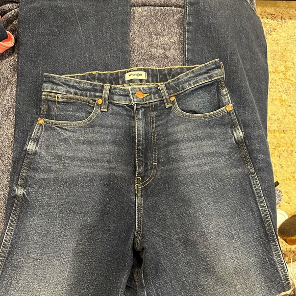 Wrangler Jeans - Picture 4 of 5